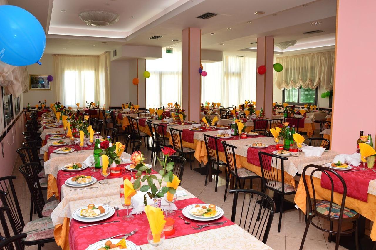 Hotel Ristoro Bellaria-Igea Marina Exterior photo