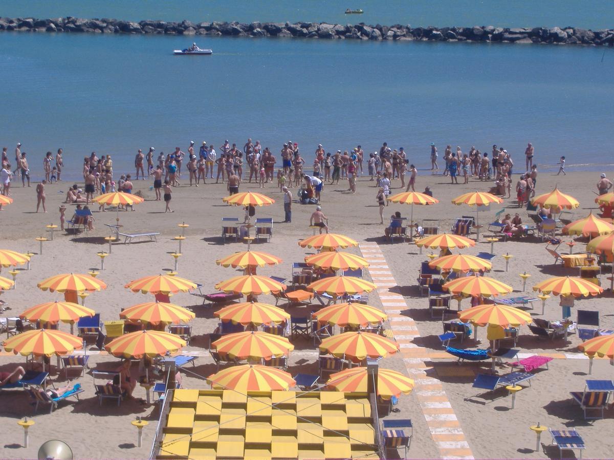 Hotel Ristoro Bellaria-Igea Marina Exterior photo